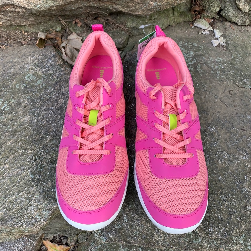 Lands’ End Performance Sneakers Youth Girls Size 7, women’s size 8.5